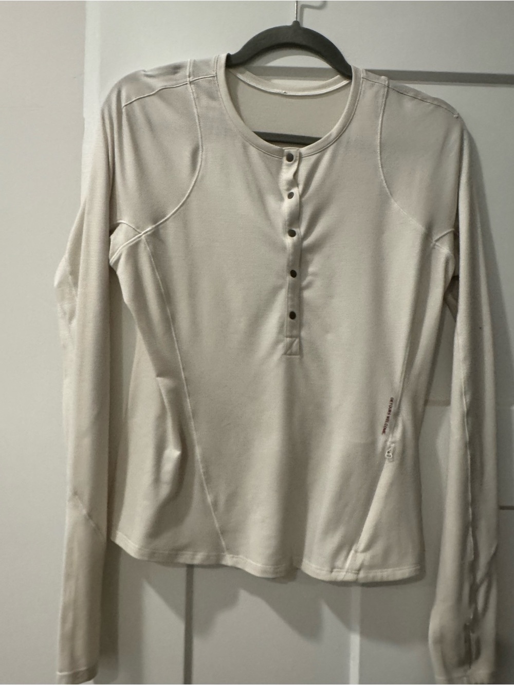 lululemon athletica Bone/White Textured Long Sleeve Henley Shirt Hip Length
